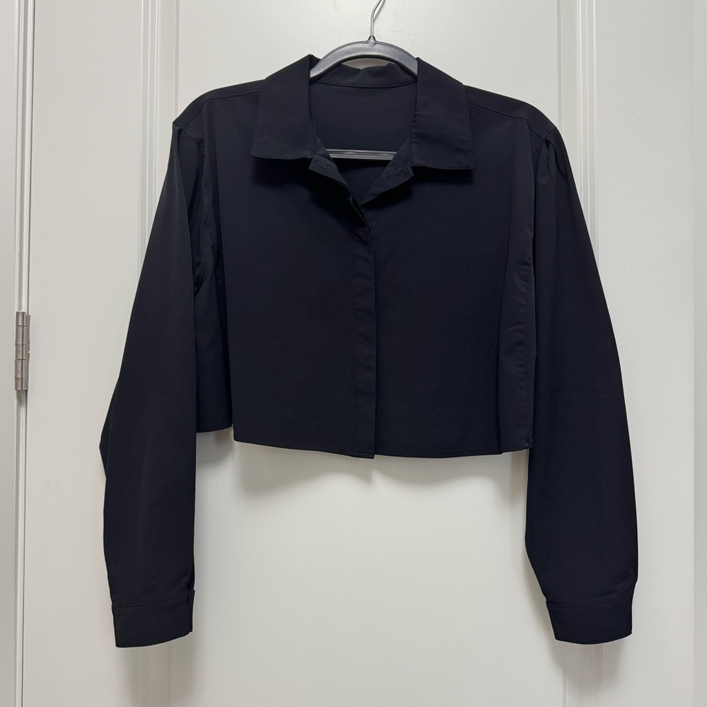 ALO Yoga Black Cropped Button Down Shirt